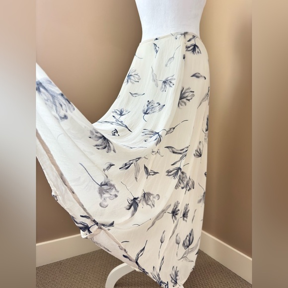 Urban Tribe Dresses & Skirts - Urban Tribe Rayon White Midi Skirt with Blue Floral Print